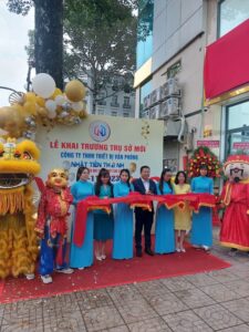 Khai truong Nhat Tien Thanh 02