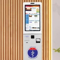 Kiosk Y Tế thông minh ComQ Q-KIOSK 2737VMT P80